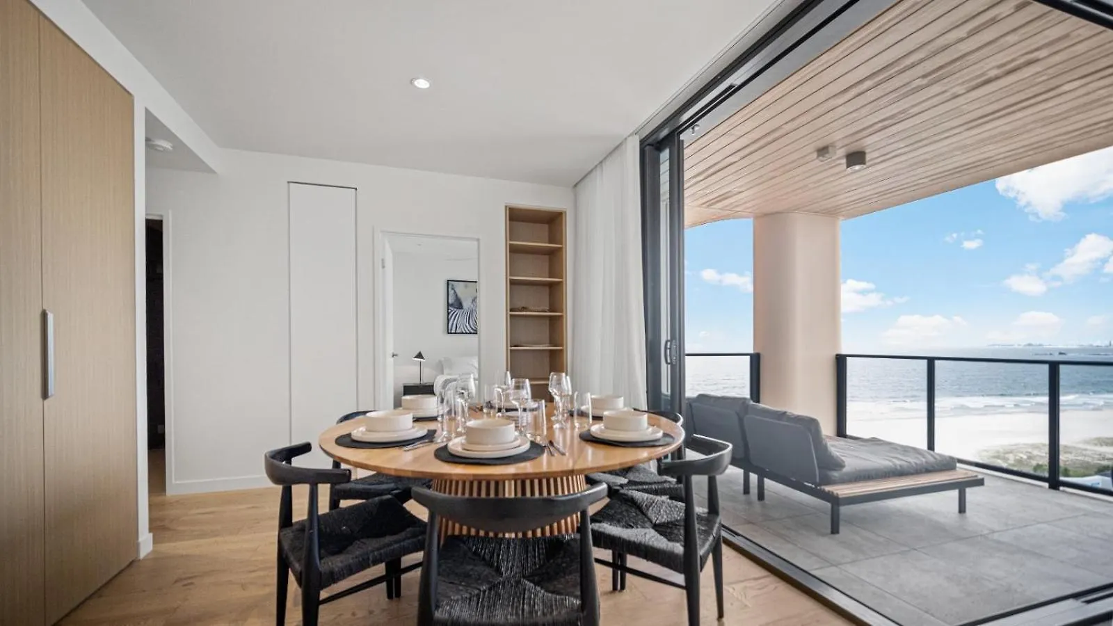 Luxury Beachside Apartment Gold Coast